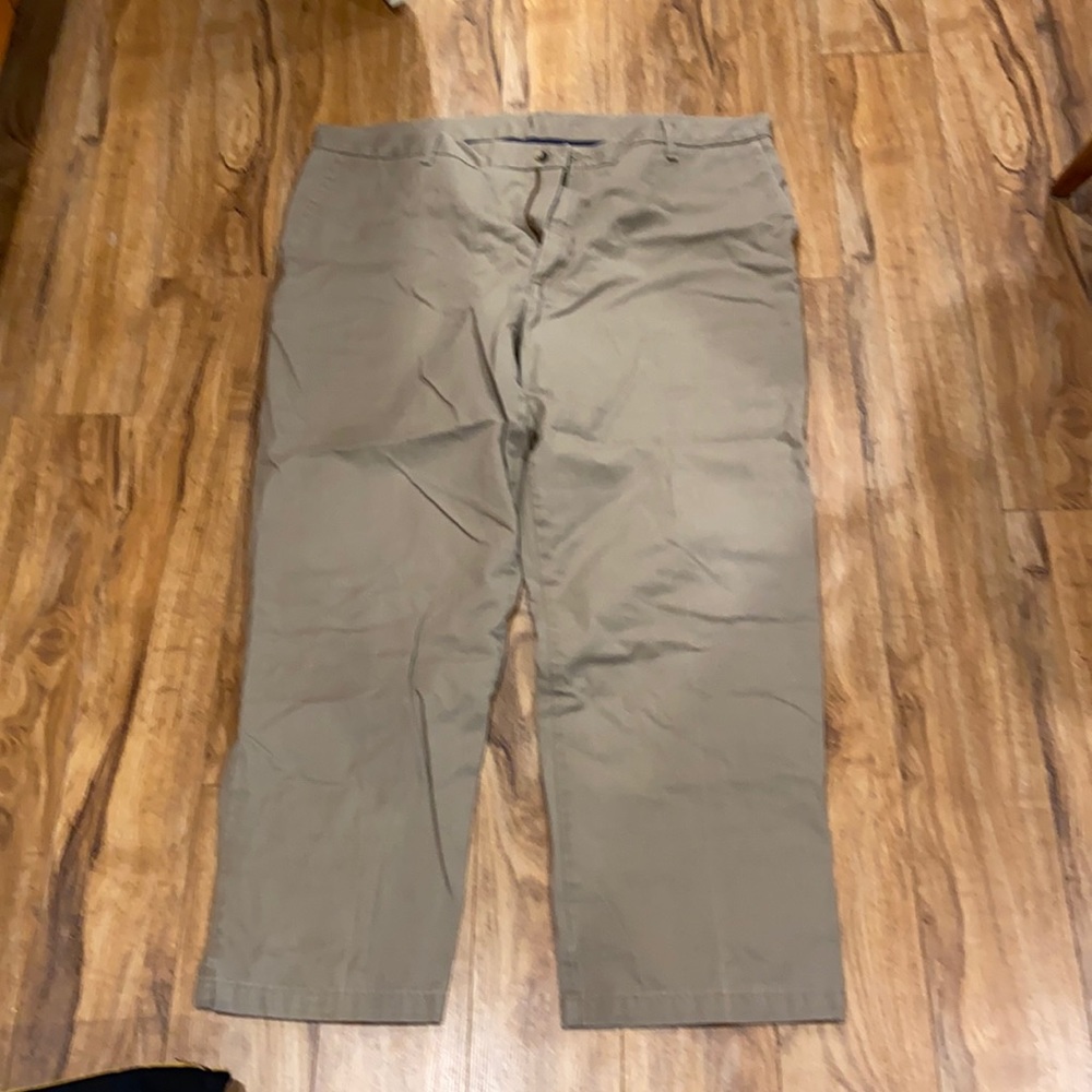 Men’s khaki. Well used.